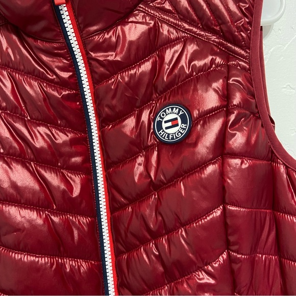 Tommy Hilfiger Sport Women's XL Red Puffer Vest NWT - Picture 2 of 8